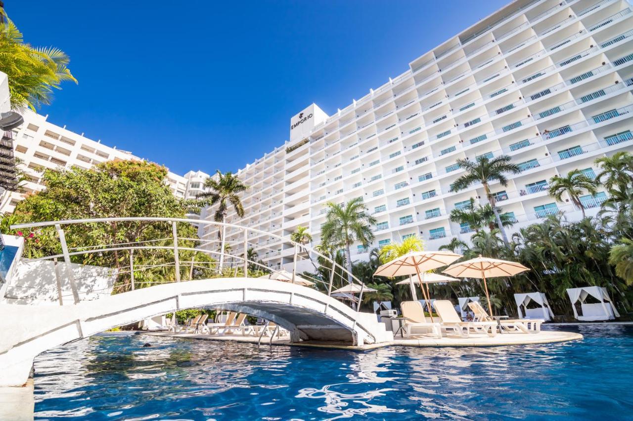 Emporio Acapulco Hotel Ngoại thất bức ảnh The pool at the Hilton San Diego Bayfront