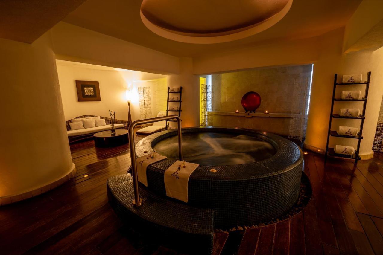 Emporio Acapulco Hotel Ngoại thất bức ảnh A whirlpool bath