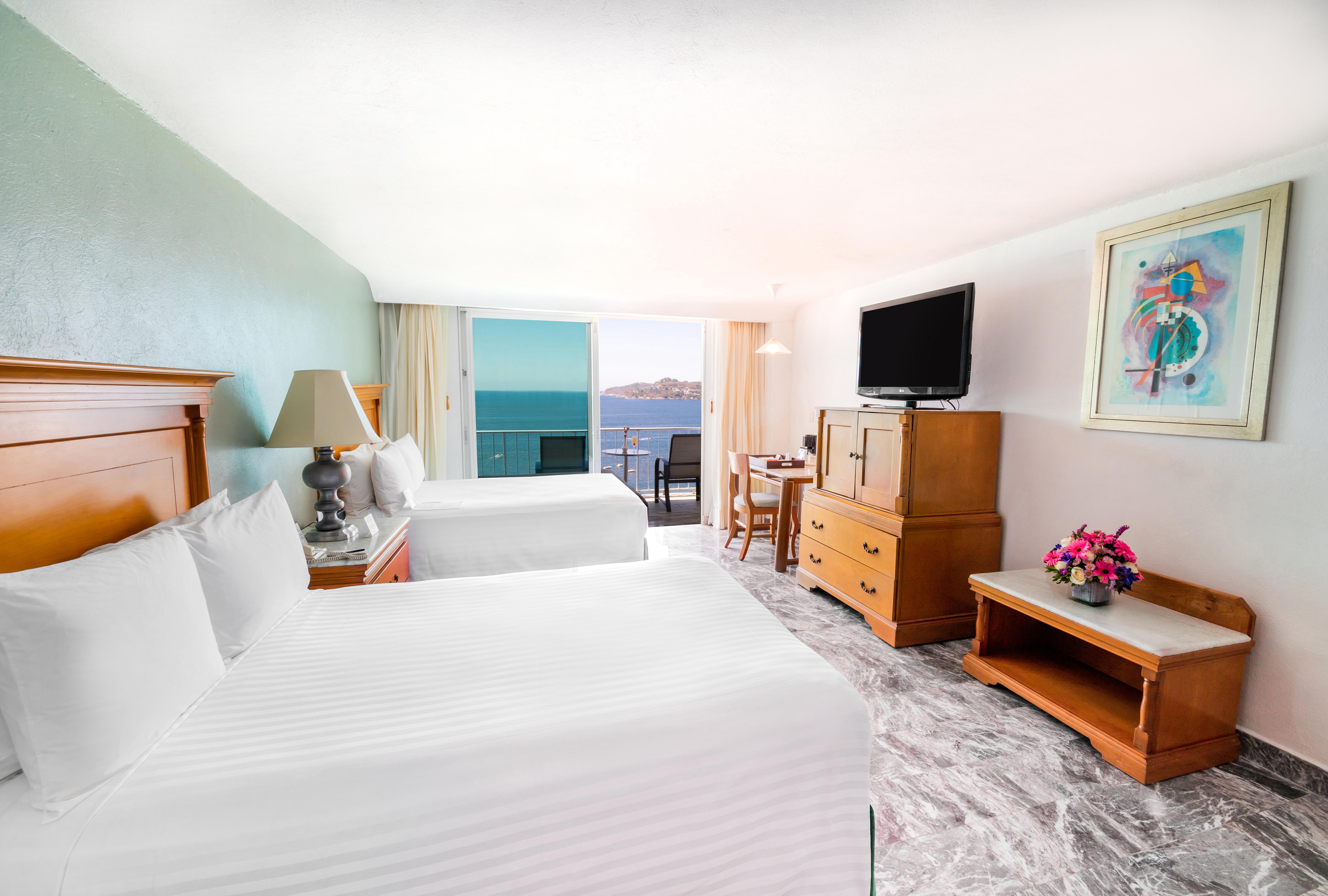 Emporio Acapulco Hotel Ngoại thất bức ảnh A guest room at the Hilton San Diego Bayfront