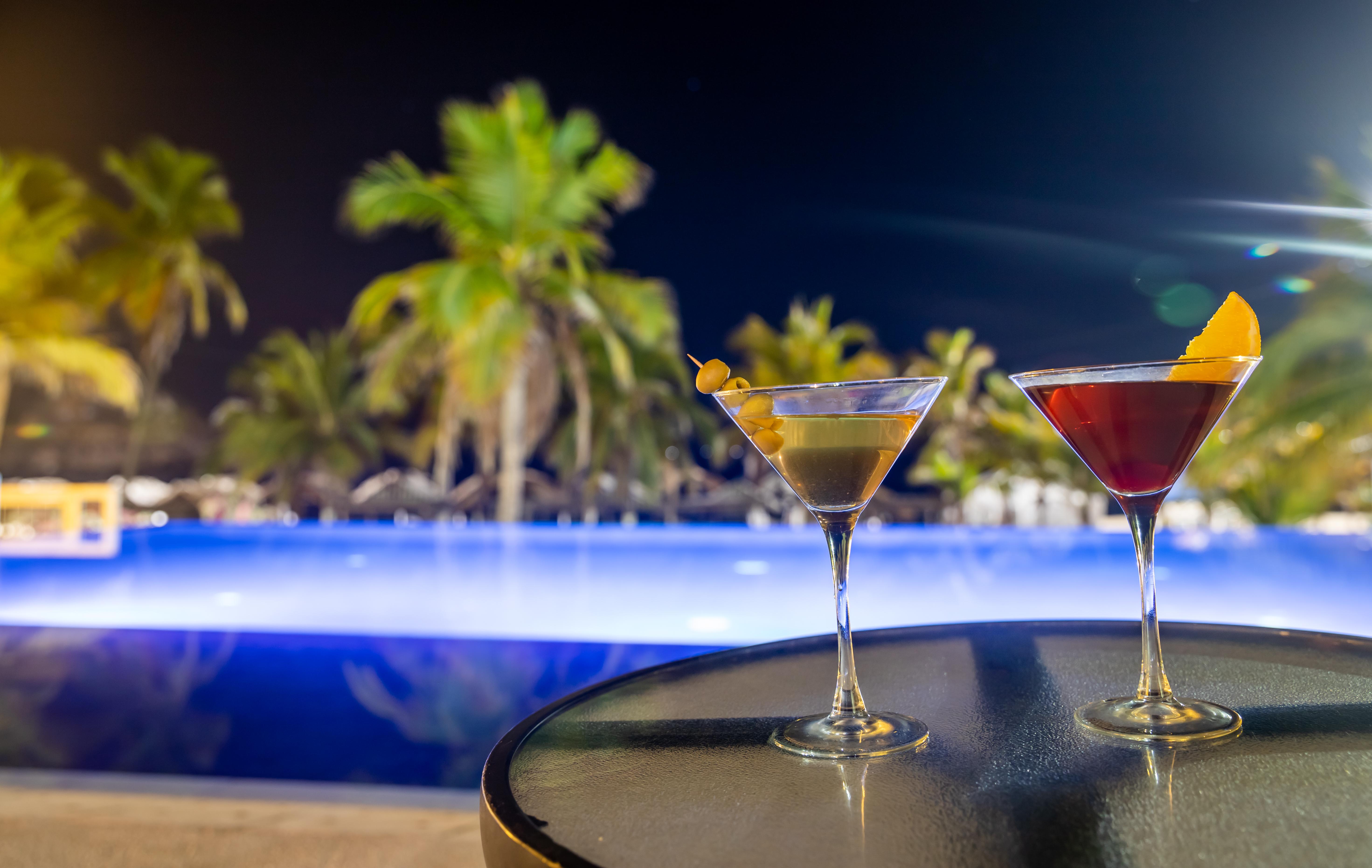 Emporio Acapulco Hotel Ngoại thất bức ảnh Cocktails at the pool