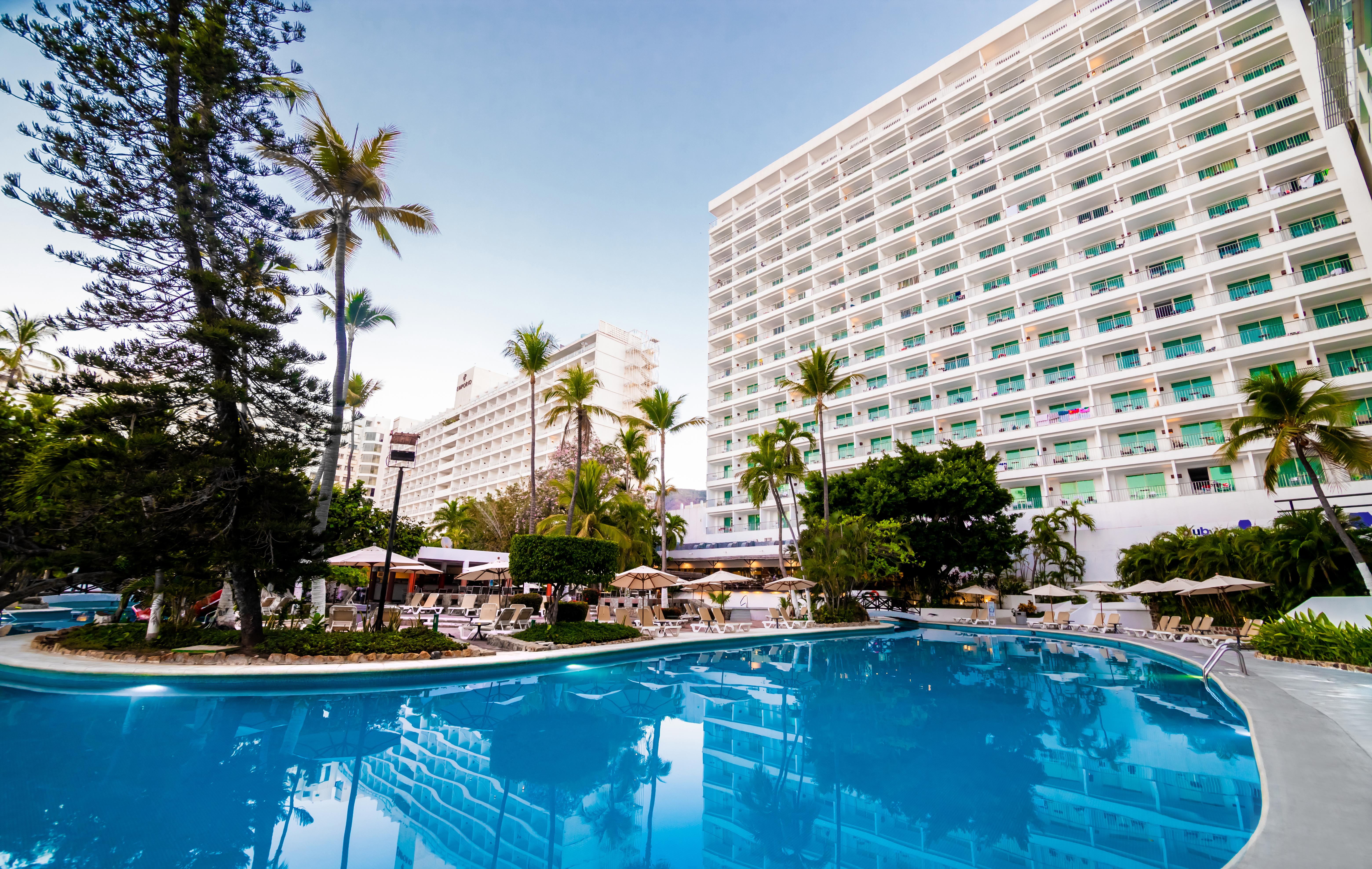 Emporio Acapulco Hotel Ngoại thất bức ảnh The hotel in 2011