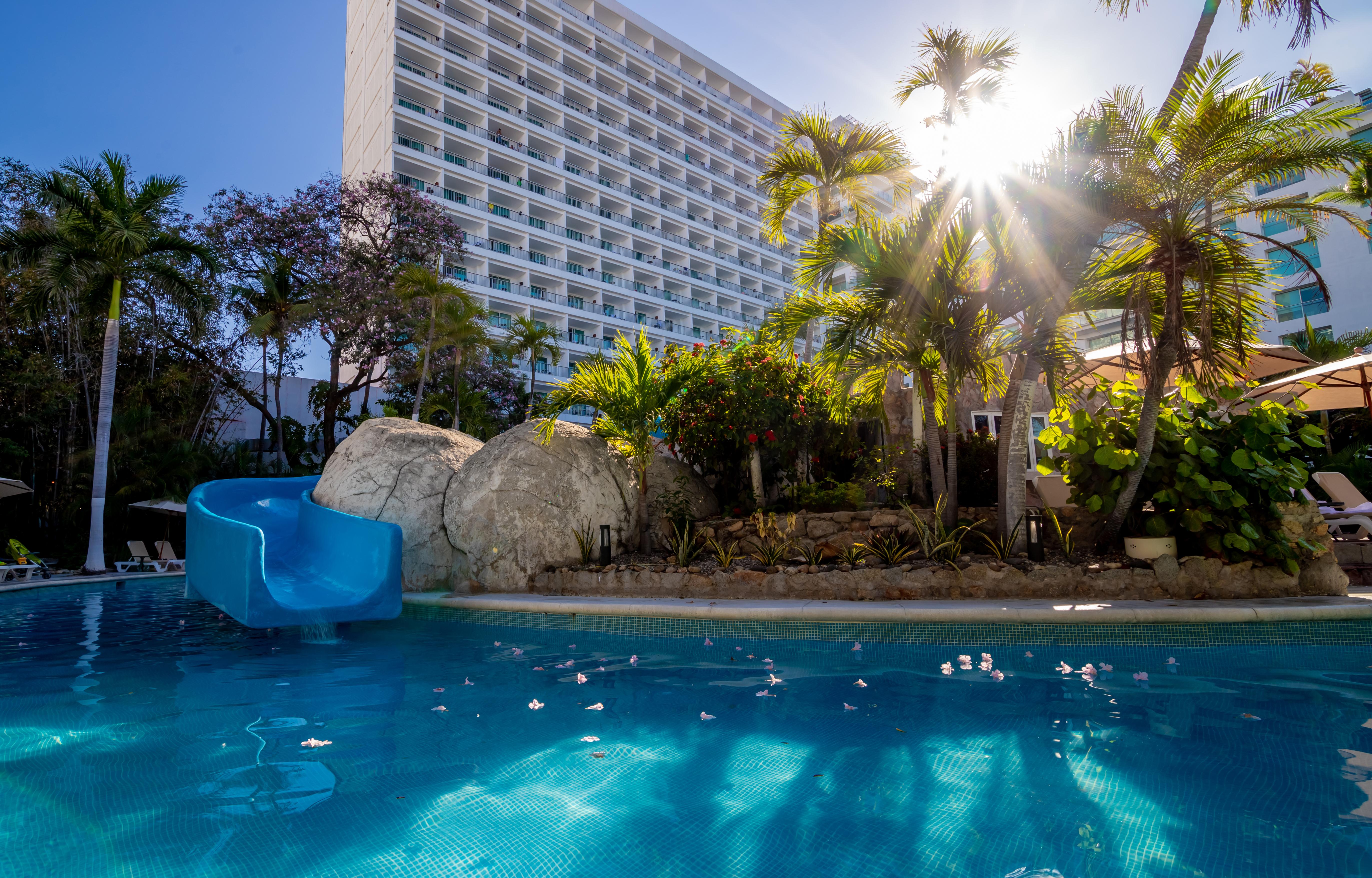 Emporio Acapulco Hotel Ngoại thất bức ảnh The pool at the Hilton San Diego Bayfront